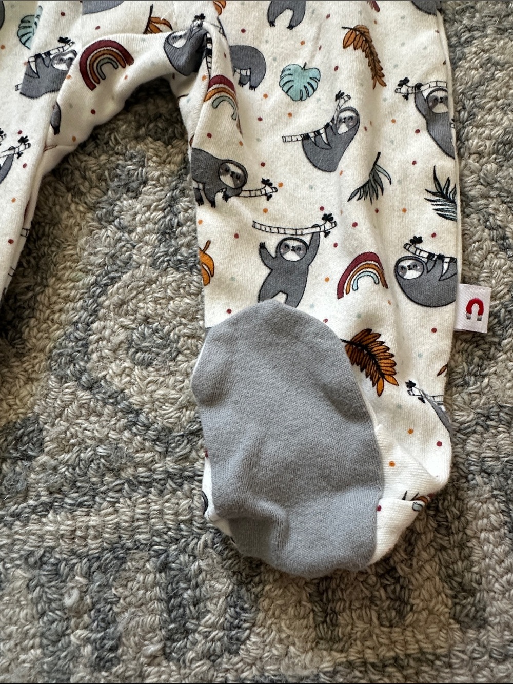 Magnetic Me E=mc sloth footie size 3-6 mo - Picture 4 of 4